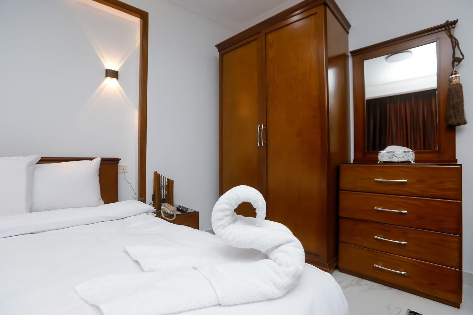 Kafret el-Gabal New Asser Hotel Pyramid מראה חיצוני תמונה